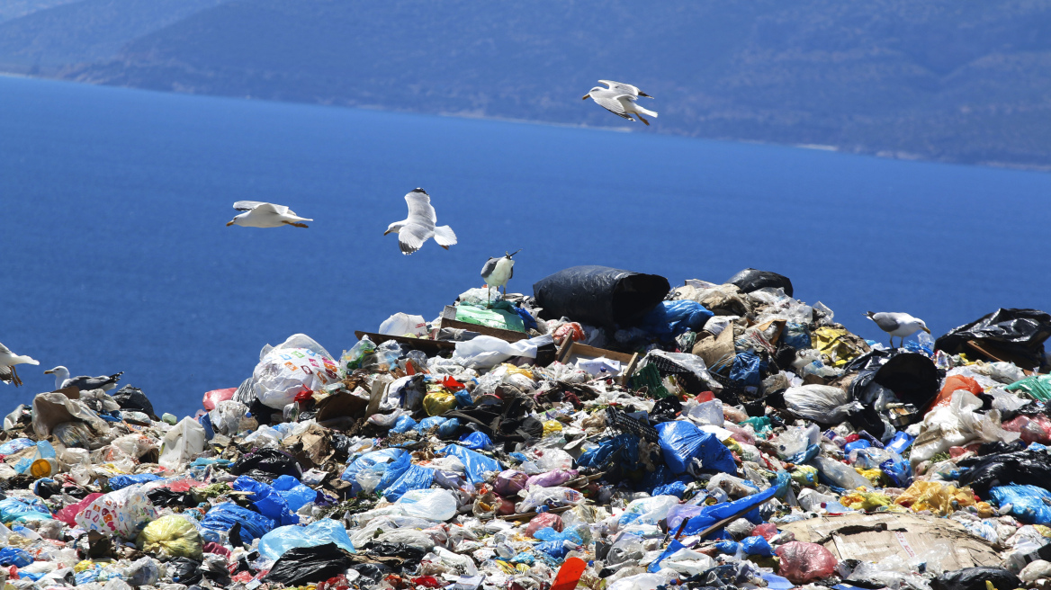 Πετάξαμε στις χωματερές 80 εκατ. ευρώ σε πρόστιμα