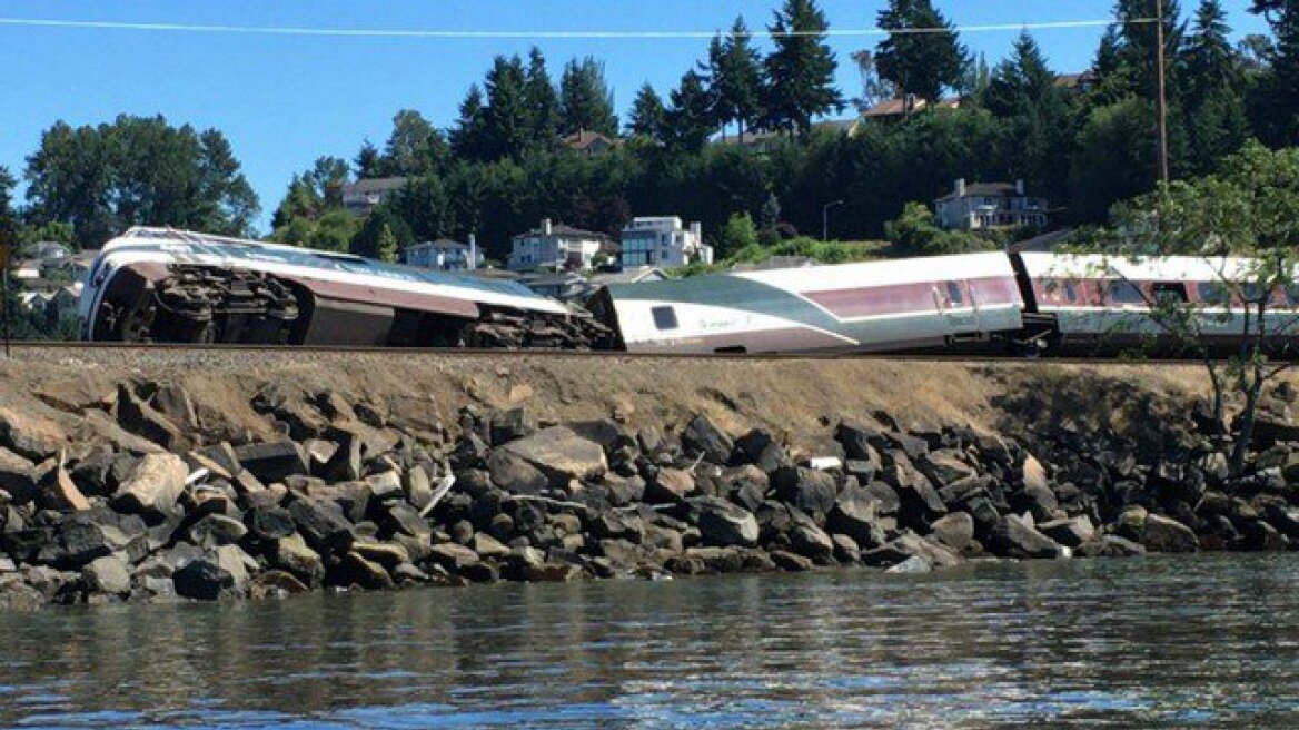 ΗΠΑ: Τρένο της Amtrak εκτροχιάστηκε στην Ουάσινγκτον