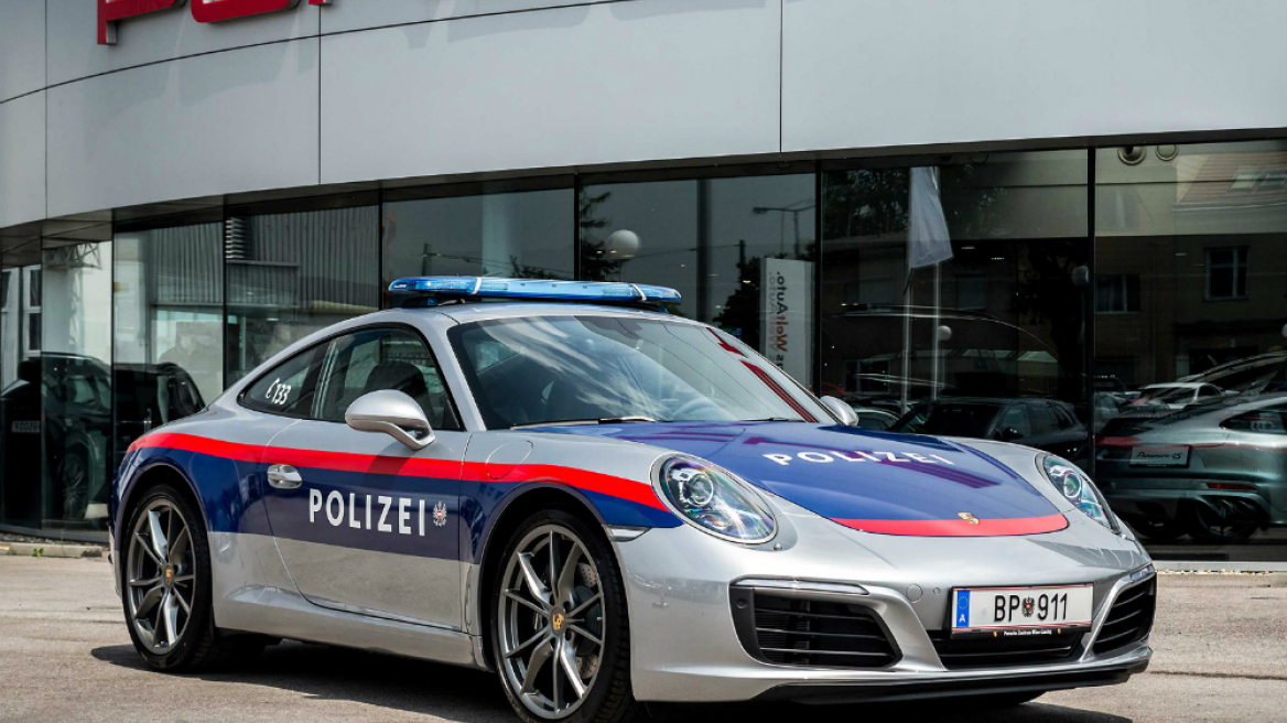 Οι Αυστριακοί αστυνομικοί περιπολούν με Porsche 911 