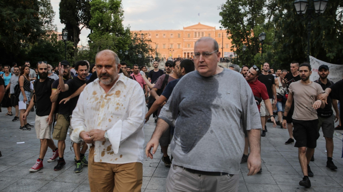 Καφέδες σε Φίλη και Ξυδάκη στη συγκέντρωση για την  Ηριάννα 