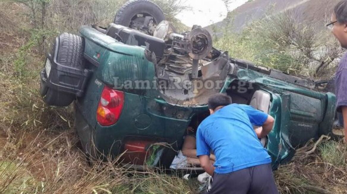  Τροχαίο με εγκλωβισμένους στο δρόμο Λαμίας - Δομοκού