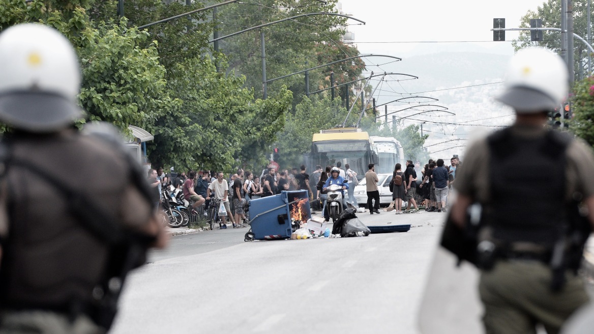 Επεισόδια έξω από το Εφετείο μετά την ανακοίνωση της απόφασης για την Ηριάννα