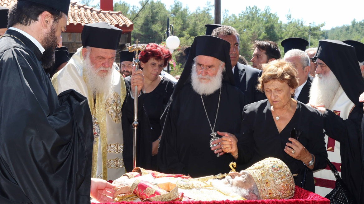 Στην τελευταία του κατοικία αναπαύεται ο μακαριστός Μητροπολίτης Προκόπιος