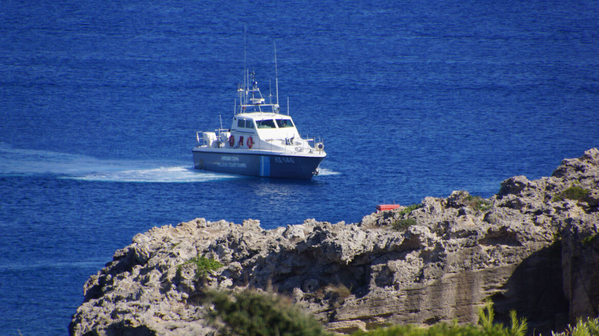 Διέσωσαν 44 μετανάστες κοντά στη νησίδα της Ρω