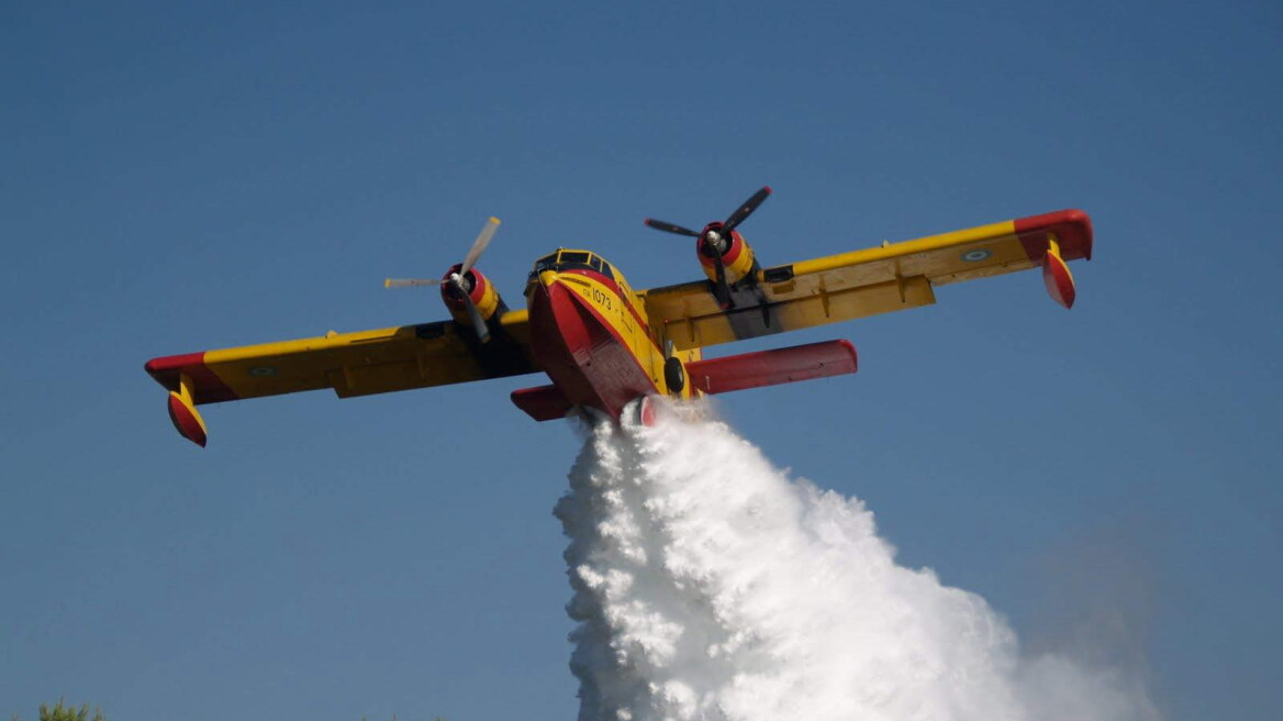 Χθες πετούσαν 6, σήμερα ήταν διαθέσιμα μόνο 5 Canadair