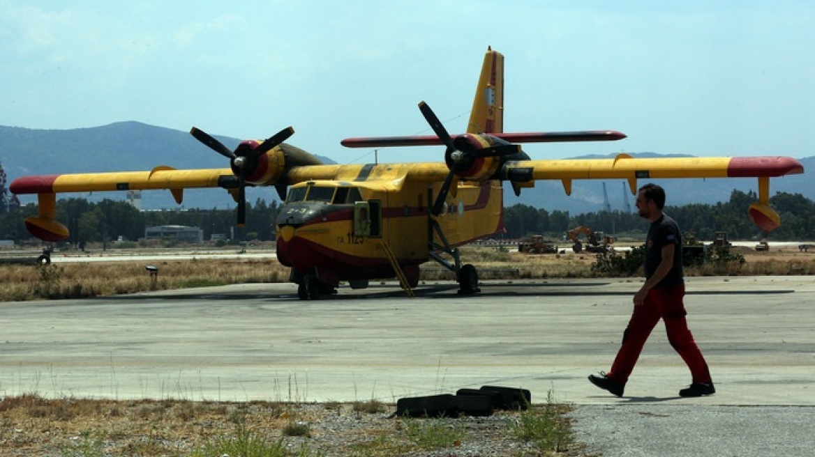 Οι πιλότοι των Canadair εξομολογούνται τις δραματικές ώρες στη μάχη με τις φλόγες 