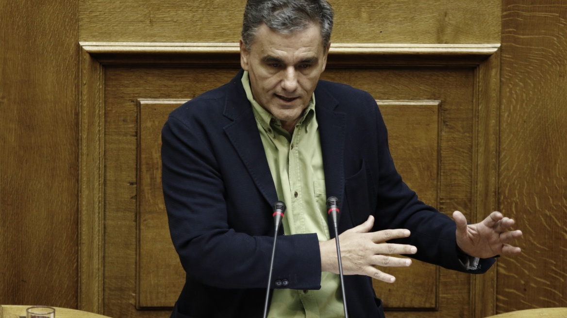 Τσακαλώτος: Όπως βλέπετε, οι δανειστές δεν τράβηξαν τ' αυτιά μου