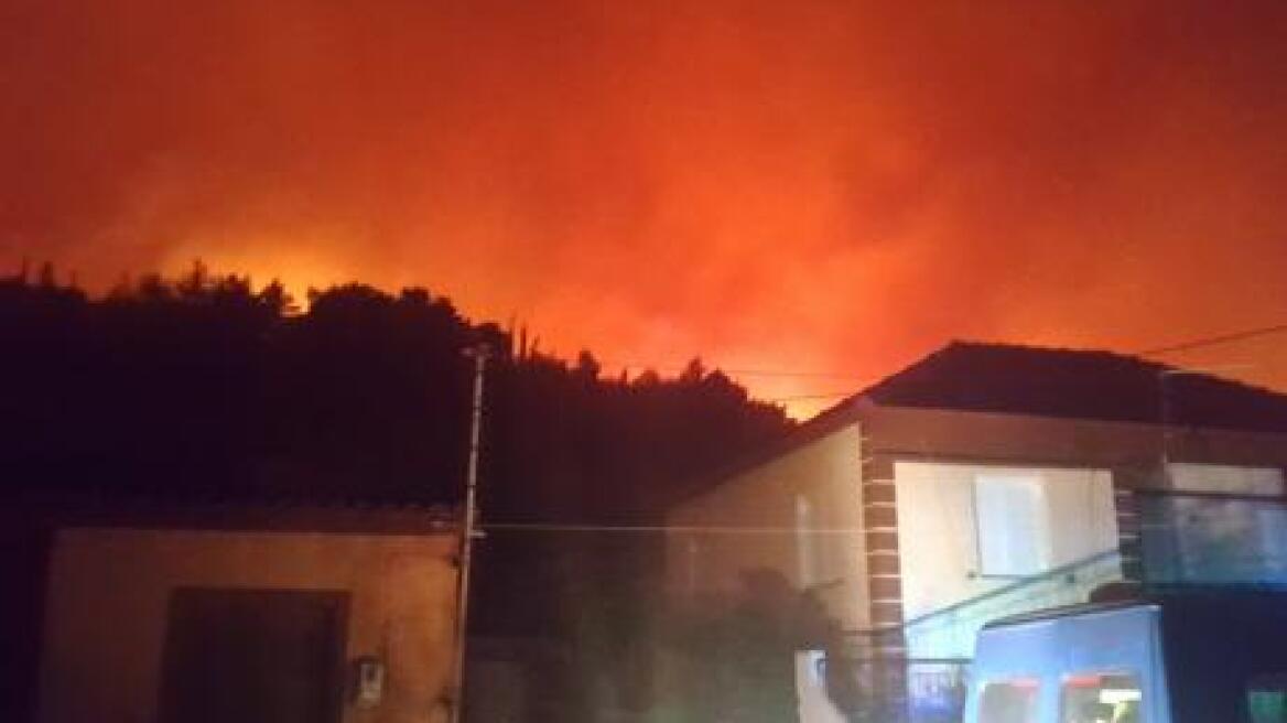 Μάχη με τις φλόγες όλο το βράδυ στην Αχαΐα - Κινδύνεψαν χωριά