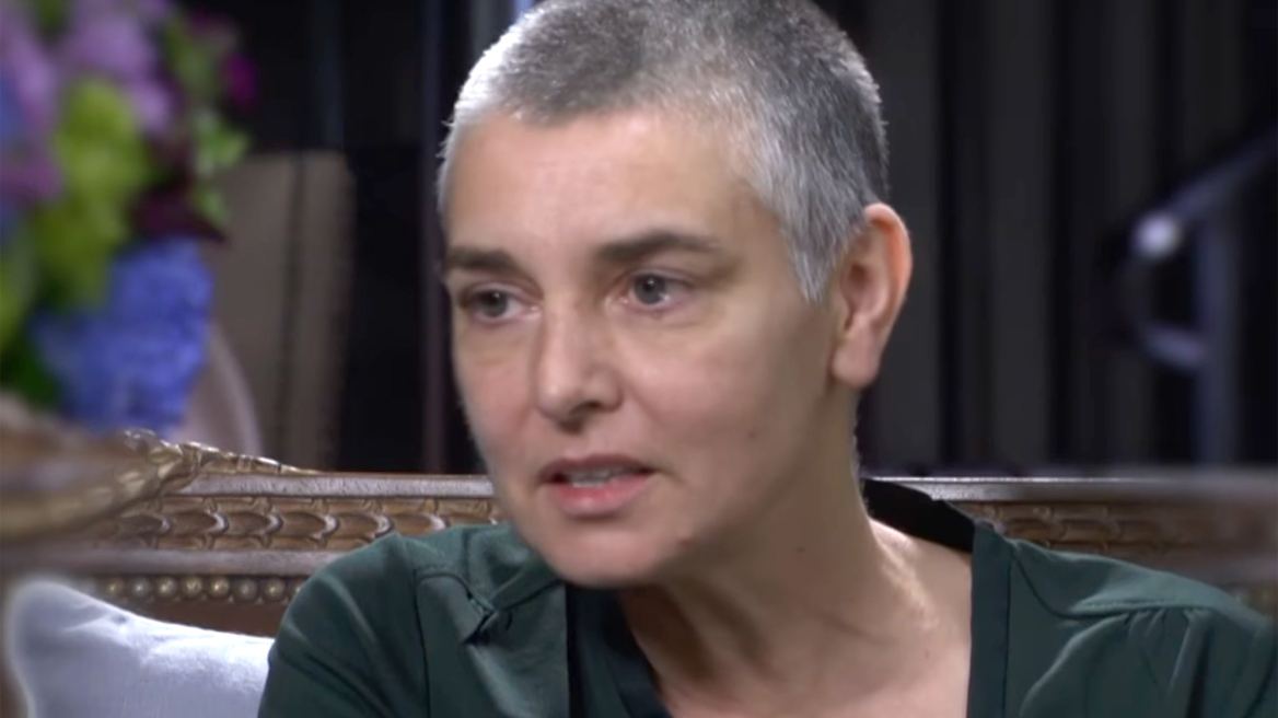 Sinead O' Connor: Η μάνα μου με έγδυνε και με χτυπούσε στα γεννητικά όργανα