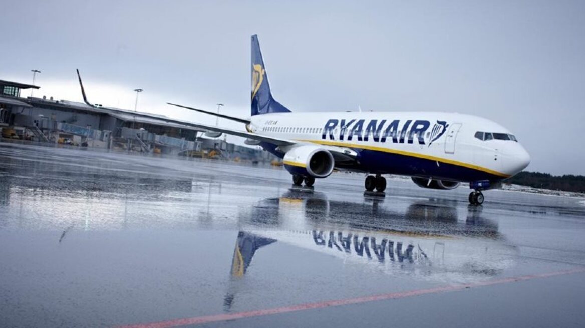 «Αναταράξεις» από τη Ryanair: Θα ακυρώνει 50 πτήσεις την ημέρα για... εβδομάδες