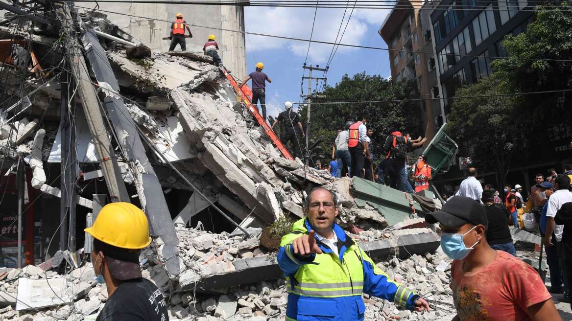 Εκατοντάδες νεκροί από τα φονικά 7,1 Ρίχτερ στο Μεξικό: 216 θύματα, οι 21 μαθητές σε σχολείο