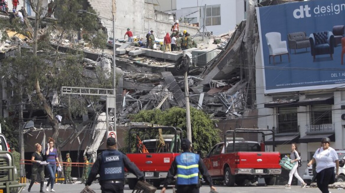 Μετρούν νεκρούς στο Μεξικό από το τρομακτικό χτύπημα του Εγκέλαδου