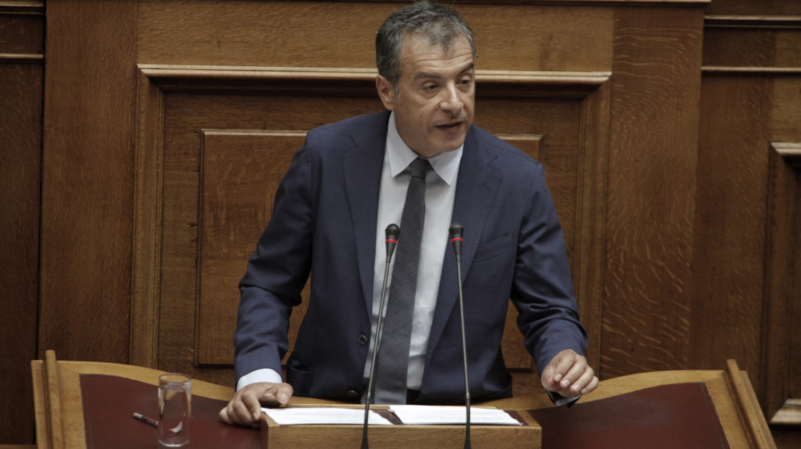 Θεοδωράκης: «Μπορώ να ενώσω το Κέντρο και να πάμε στο 15%»