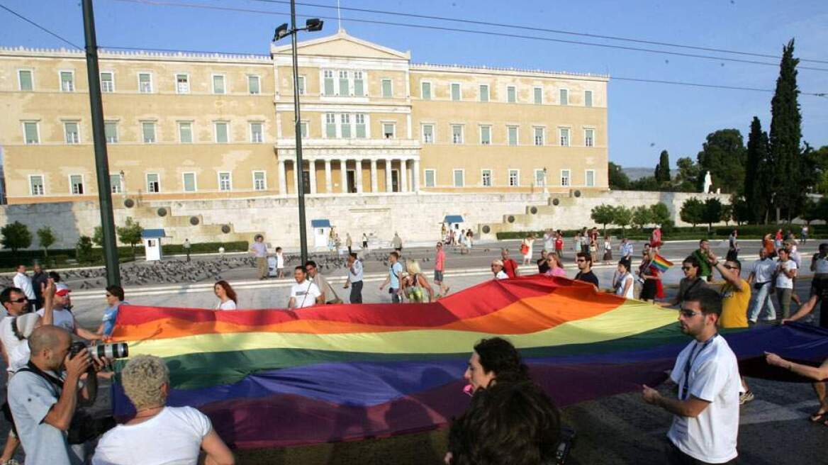 Συνήγορος του Πολίτη: Θετικό, αν και ελλιπές, το νομοσχέδιο για την ταυτότητα φύλου