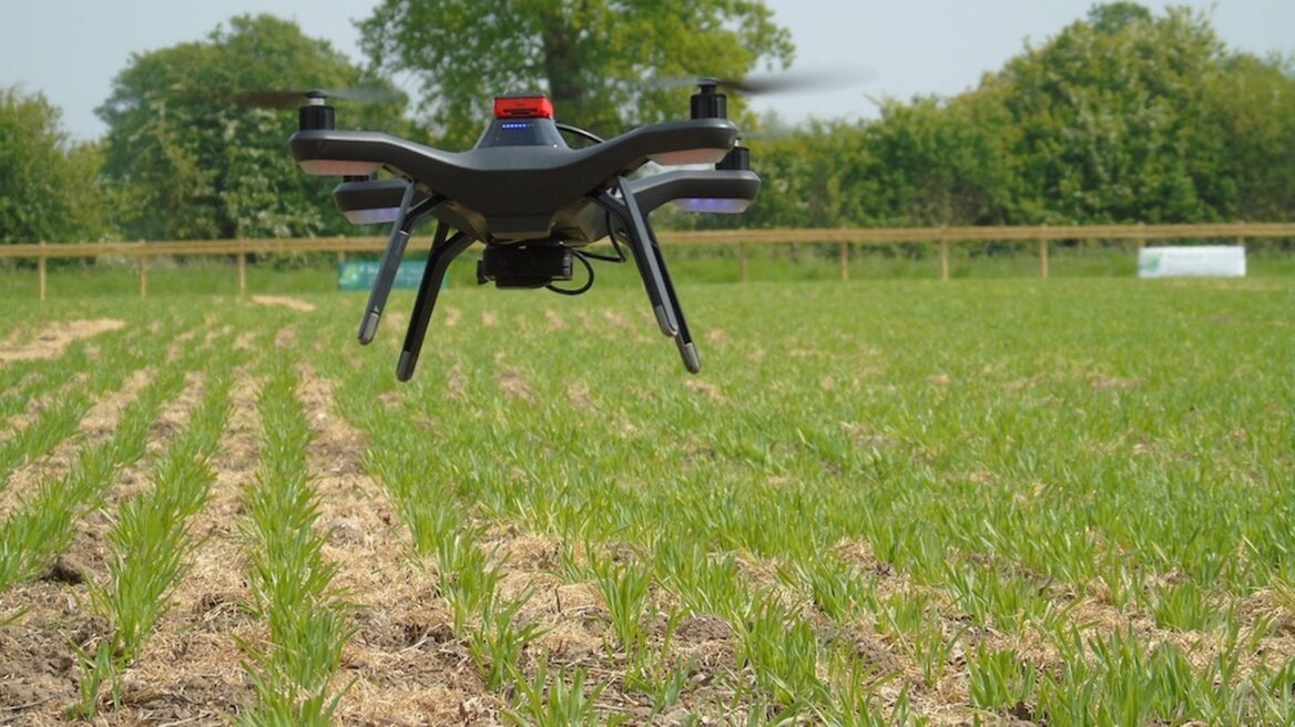 «Hands Free Hectare»: Το πρώτο αγρόκτημα στον κόσμο όπου όλα γίνονται μόνα τους... χωρίς αγρότες 