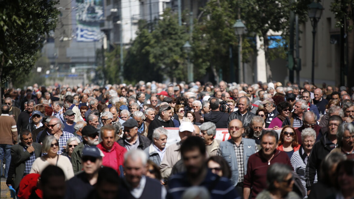 Οι επτά αλλαγές που αναμένονται στις συντάξεις το φθινόπωρο, σύμφωνα με τον εργατολόγο Κ. Τσουκαλά 