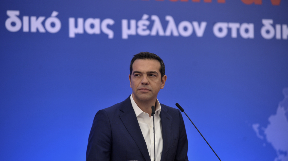 Κλείνει τα μάτια στις προβλέψεις του ΔΝΤ ο Τσίπρας και υπόσχεται παροχές και ελαφρύνσεις