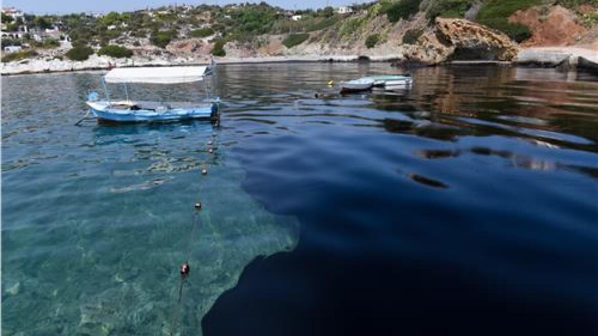 Ανοίγει ταμείο στον Πειραιά για αποζημιώσεις από την πετρελαιοκηλίδα