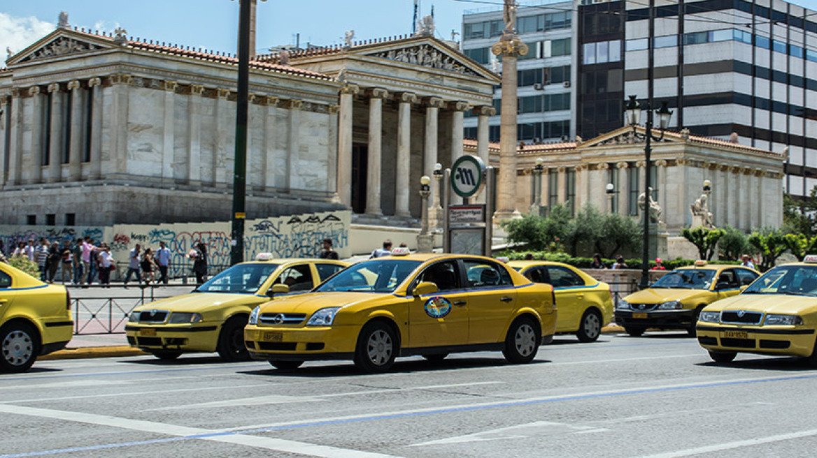 «Πόλεμος» Σπίρτζη με τις εταιρείες διαμεσολάβησης ταξί - Τι αλλάζει ο νέος νόμος