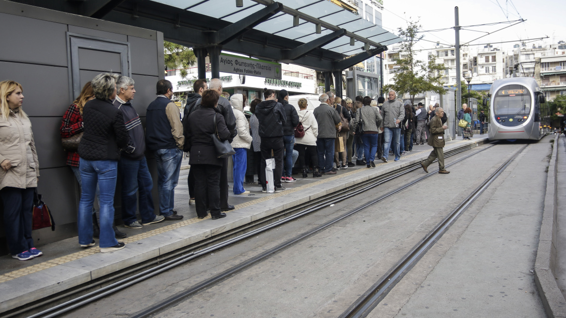 Συνεχίζεται η σύγχυση με το ηλεκτρονικό εισιτήριο - Άλλα λέει ο ΟΑΣΑ, άλλα ο Σπίρτζης