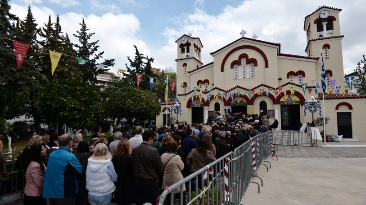 «Λαοθάλασσα» στη Νέα Ιωνία για να προσκυνήσουν την Αγία Ζώνη