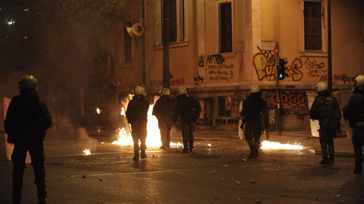 Συνελήφθη νεαρός Γάλλος που κατέστρεφε κάμερες κοντά στο Πολυτεχνείο