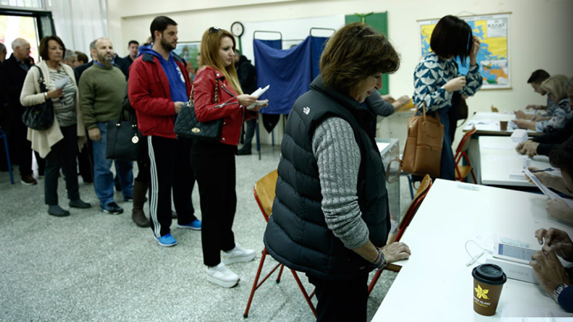 Σε εξέλιξη το «μπρα ντε φερ» Γεννηματά- Ανδρουλάκη στις κάλπες της δεύτερης Κυριακής