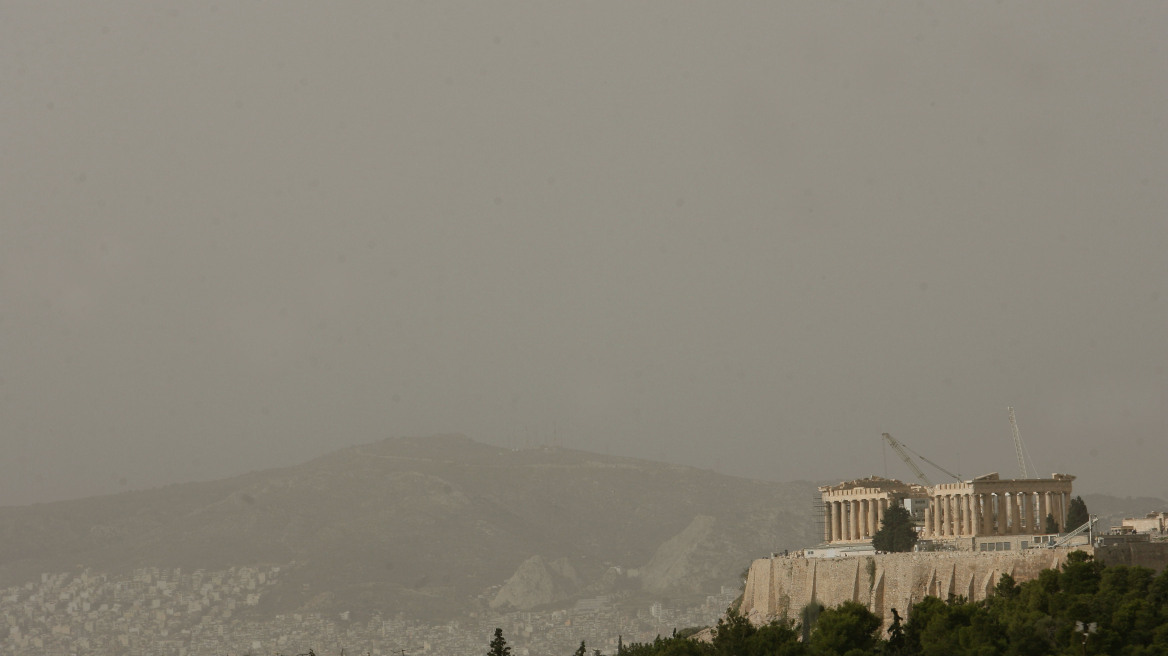 Η Αθήνα «πνίγεται» στα καυσαέρια που παράγουν οι κάτοικοί της 