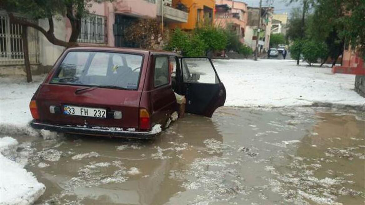 Βίντεο: Χαλάζι σαν καρύδι έπεσε στην Μερσίνη της Τουρκίας