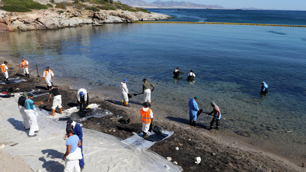 Ηχηρή απουσία Κουρουμπλή από συνέδριο με θέμα τις συνέπειες της βύθισης του «Αγία Ζώνη ΙΙ»