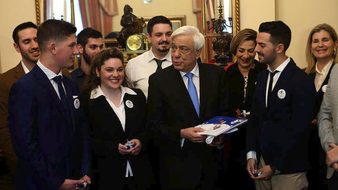 Παυλόπουλος: Ο εθελοντισμός είναι κορυφαία στάση ζωής