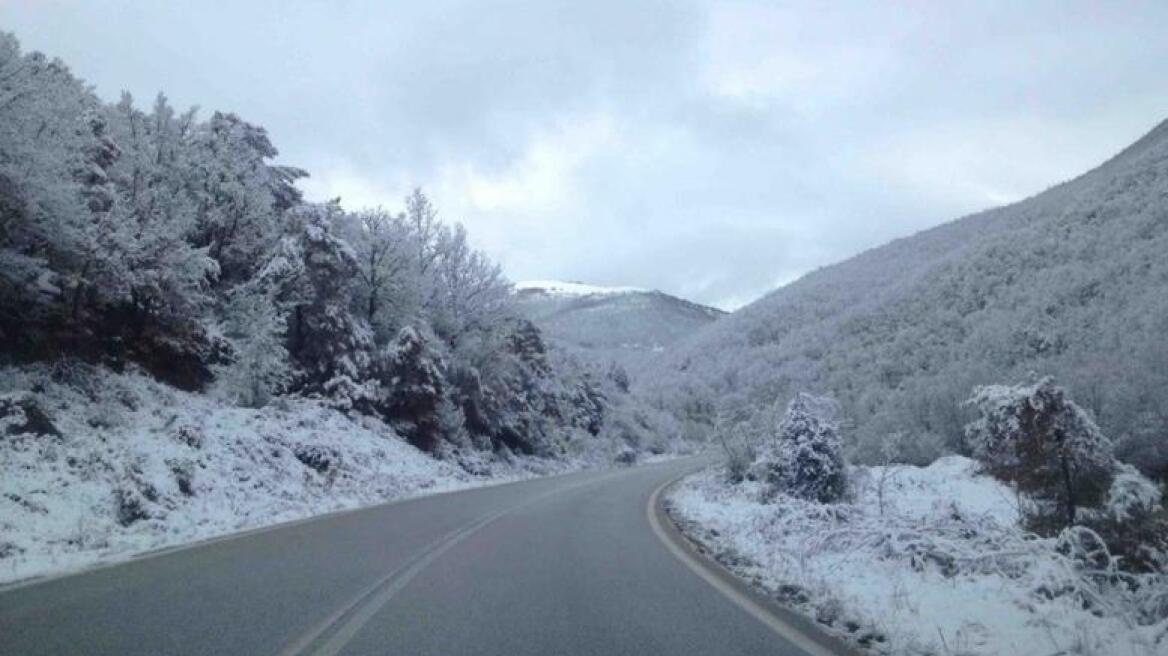 Θεσσαλονίκη: Χιονίζει στις ορεινές περιοχές περιμετρικά της πόλης