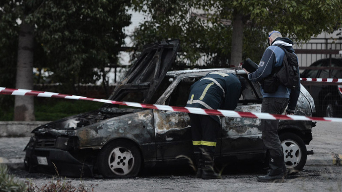 Οδηγός κάηκε ζωντανός μέσα στο αυτοκίνητό του στη Γλυφάδα