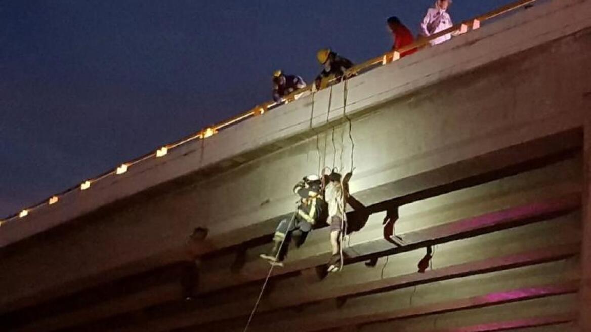 Σοκ στο Μεξικό: Έξι πτώματα βρέθηκαν κρεμασμένα σε γέφυρες