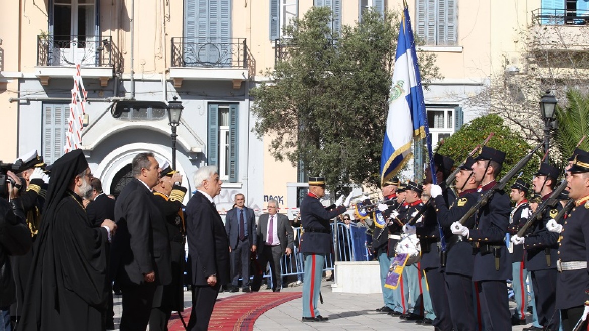 Ο Πρόεδρος της Δημοκρατίας απαλλάσσει από πειθαρχικές ποινές ενστόλους και σπουδαστές