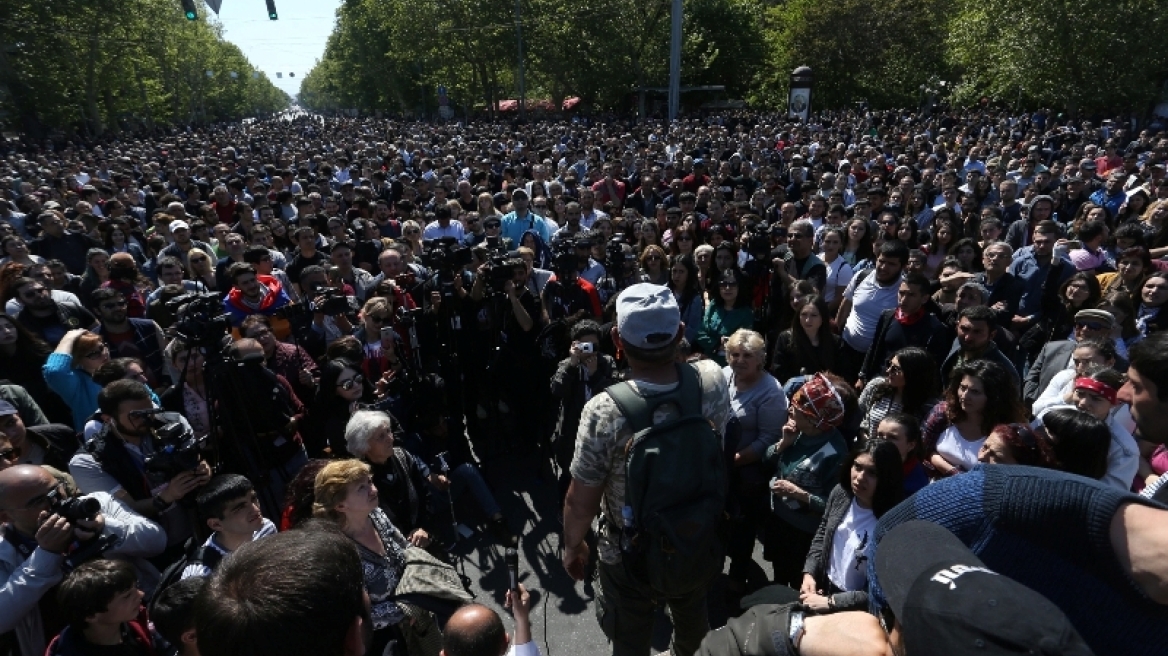 Αρμενία: Για δέκατη μέρα συνεχίζονται οι διαδηλώσεις -Συνελήφθη ο ηγέτης της αντιπολίτευσης.