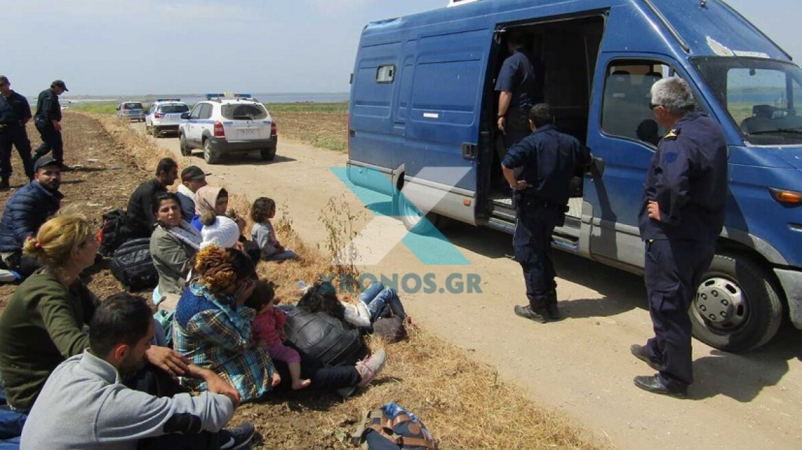 Τουρκικό σκάφος μετέφερε 53 μετανάστες σε παραλία της Ροδόπης!