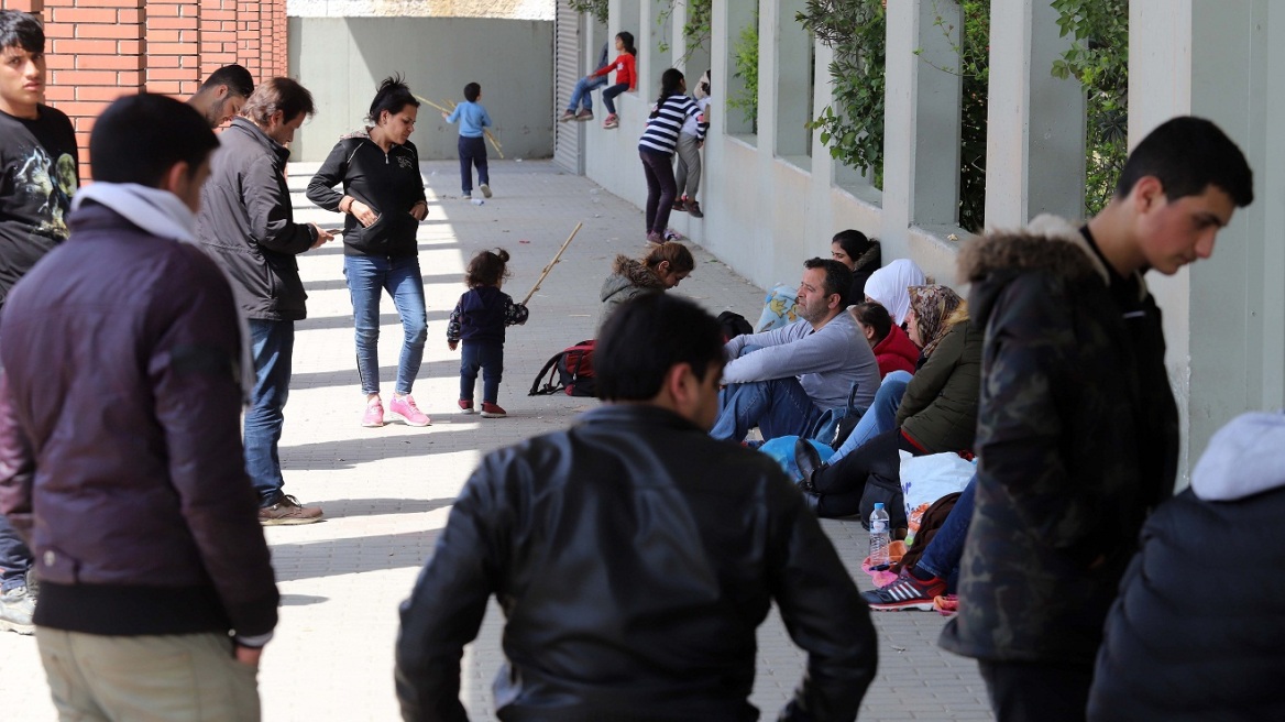 Γερμανικός Τύπος: Σε έξαρση η εμπορία προσφυγικών εγγράφων στην Αθήνα