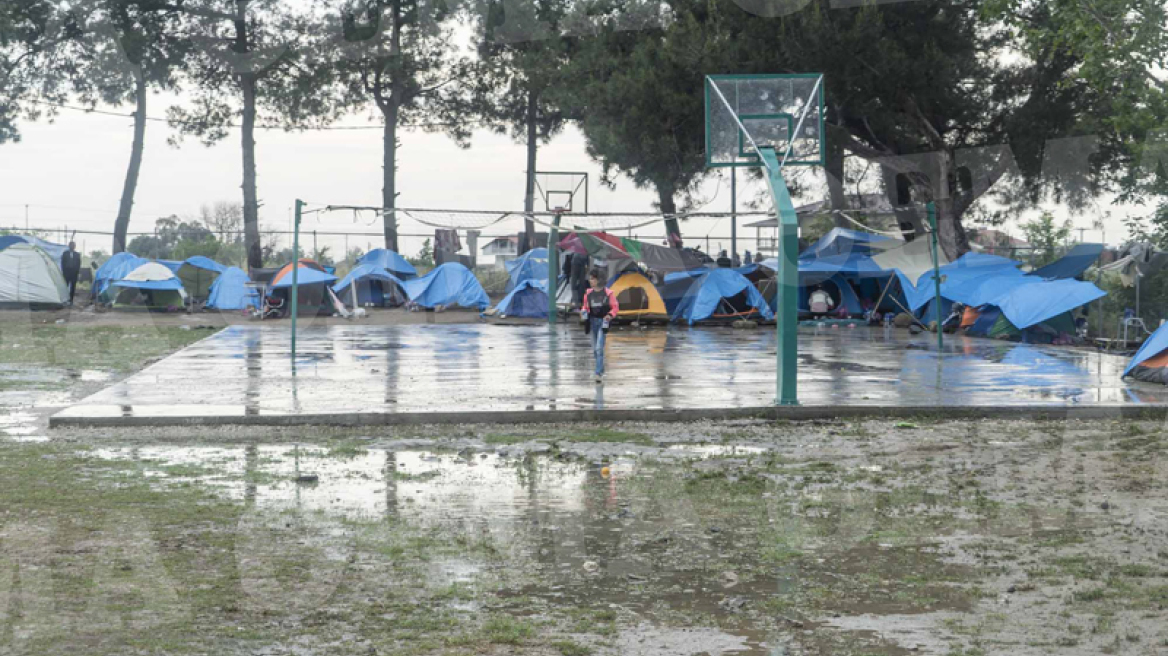 Διαβατά, όπως Ειδομένη: Εικόνες από το κέντρο φιλοξενίας