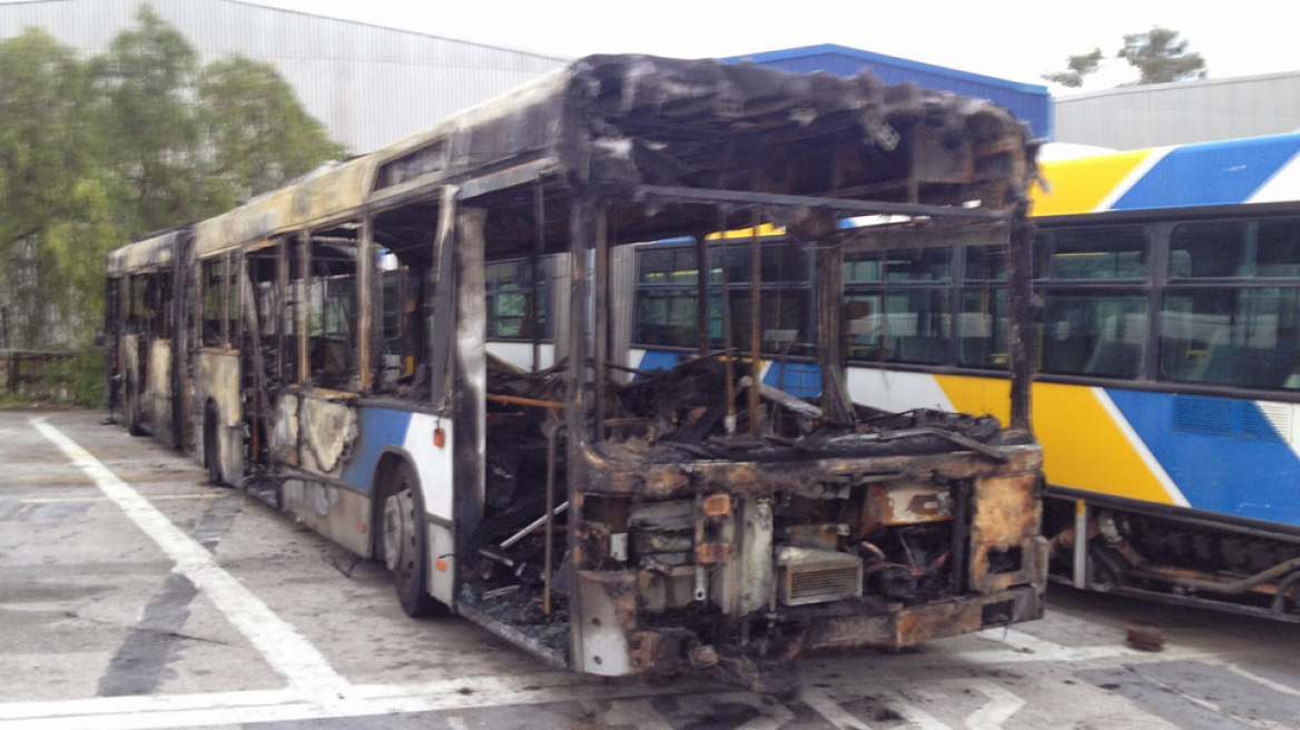 Δέκα λεωφορεία το μήνα σπάνε οι μπαχαλάκηδες στην Αθήνα