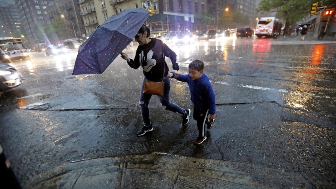 Σφοδρές καταιγίδες στις ΗΠΑ: Τρεις νεκροί, διακοπές ρεύματος και κλειστά σχολεία