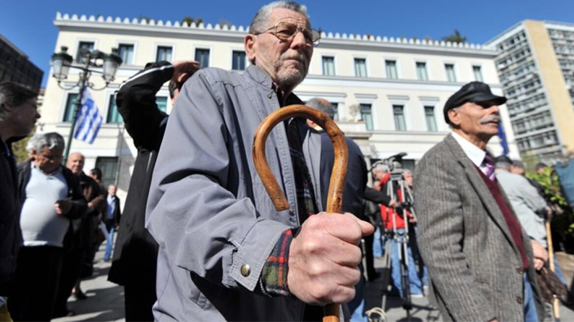 Συγκέντρωση συνταξιούχων έξω από το Συμβούλιο της Επικρατείας