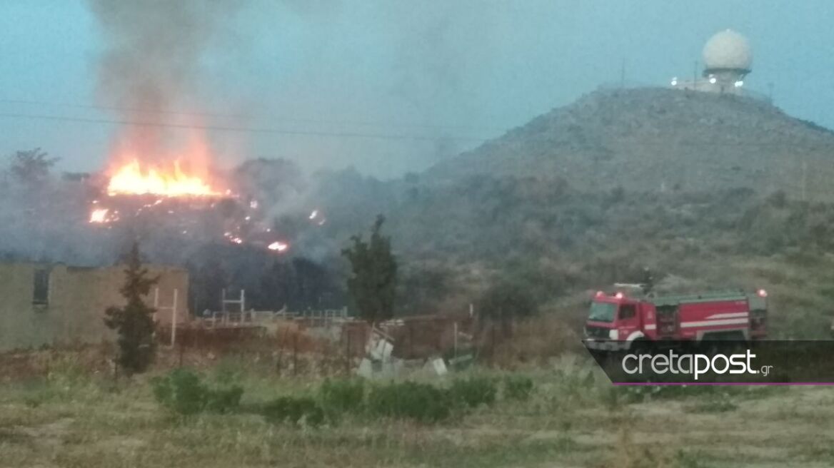 Κρήτη: Ρομά έβαλαν φωτιά στον καταυλισμό τους!