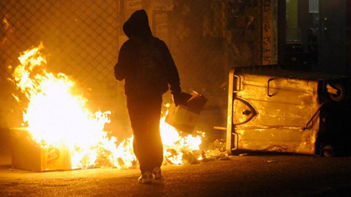 Νύχτα επεισοδίων: Πόλεμος με μολότοφ στην Πατησίων