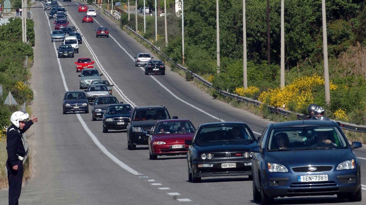 Τροχαία: Έχουν επιστρέψει οι μισοί από τους εκδρομείς του Αγίου Πνεύματος