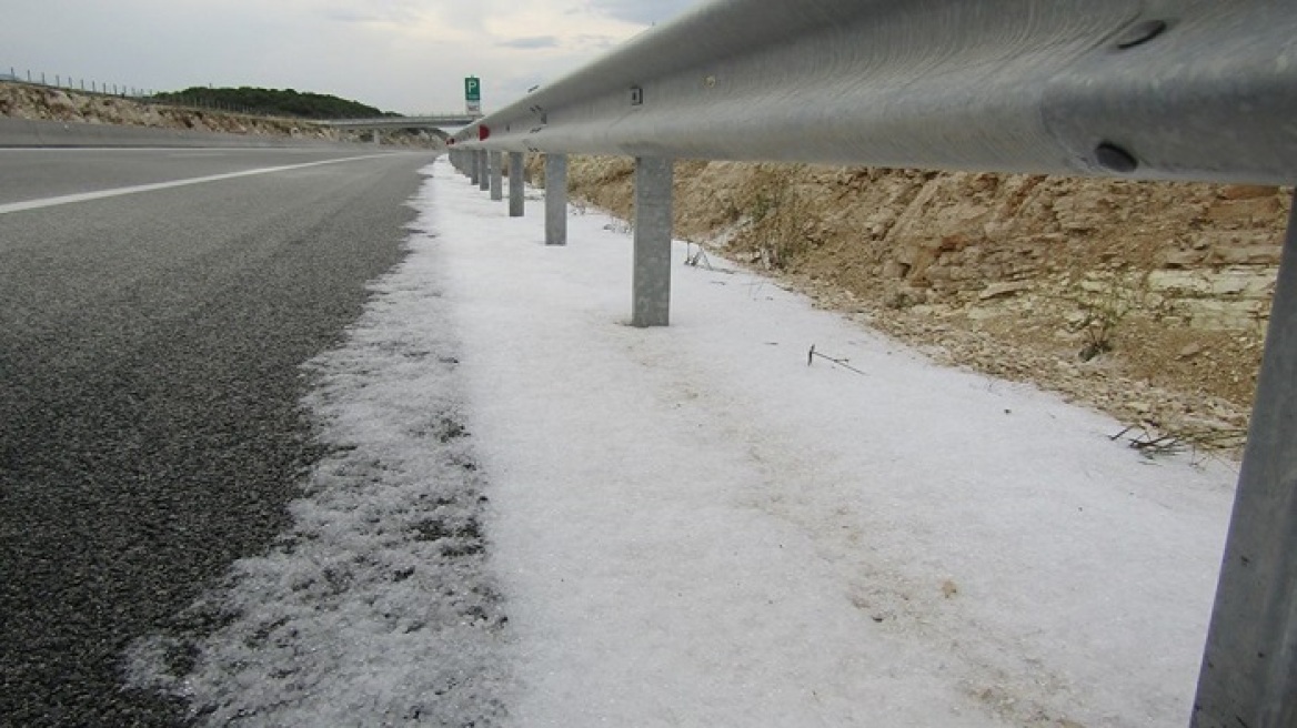 Απίστευτες εικόνες στα Ιωάννινα λόγω σφοδρής χαλαζόπτωσης