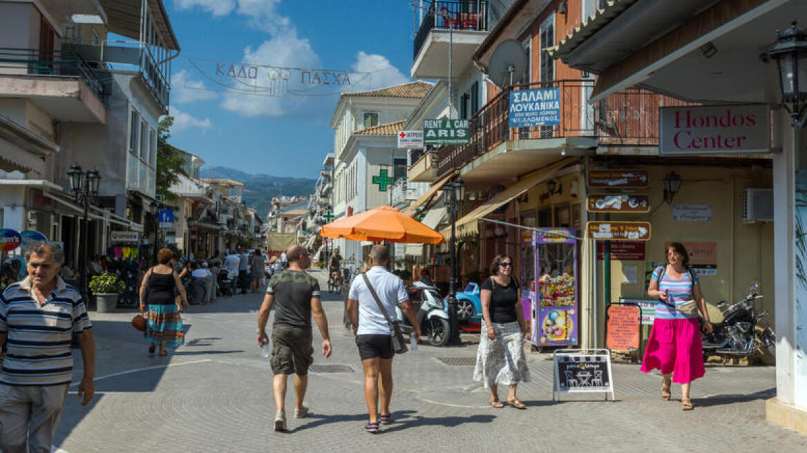 Στην τσιμπίδα της ΑΑΔΕ μία στις δύο επιχειρήσεις για φορολογικές παραβάσεις το πρώτο τρίμηνο