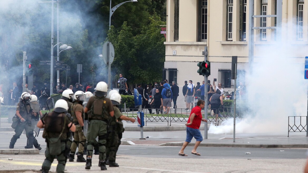 Θεσσαλονίκη: Στο Αυτόφωρο οι πέντε συλληφθέντες για τα επεισόδια στη ΔΕΘ