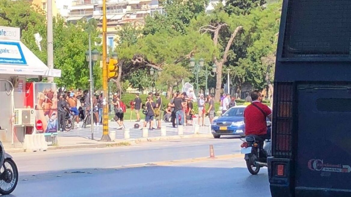 Θεσσαλονίκη: Συγκέντρωση αντιεξουσιαστών στο χώρο που θα γίνει η διαμαρτυρία για τη Μακεδονία