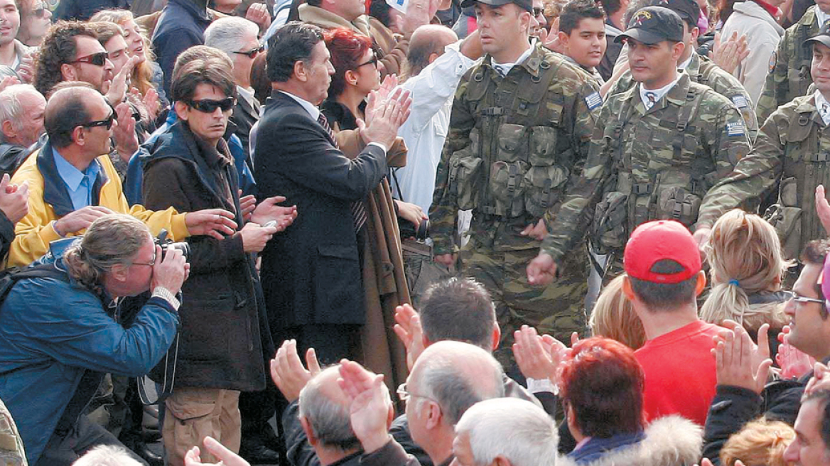 O Καρανίκας έβριζε τον Παπούλια μαζί με τους Χρυσαυγίτες